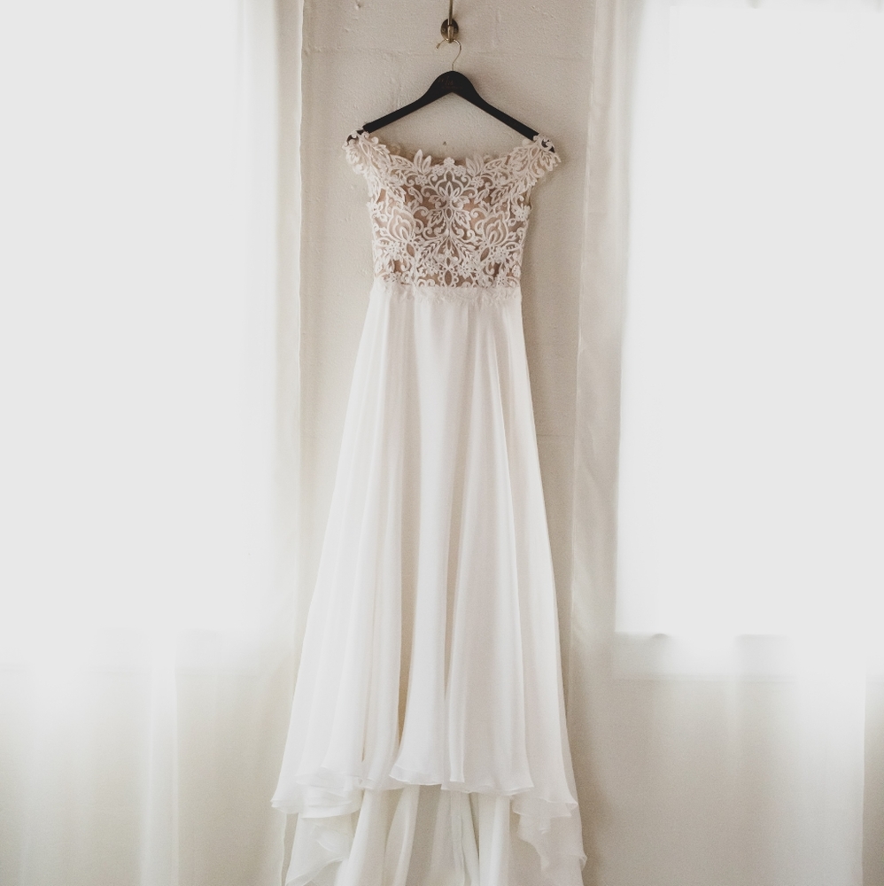 Wedding dress